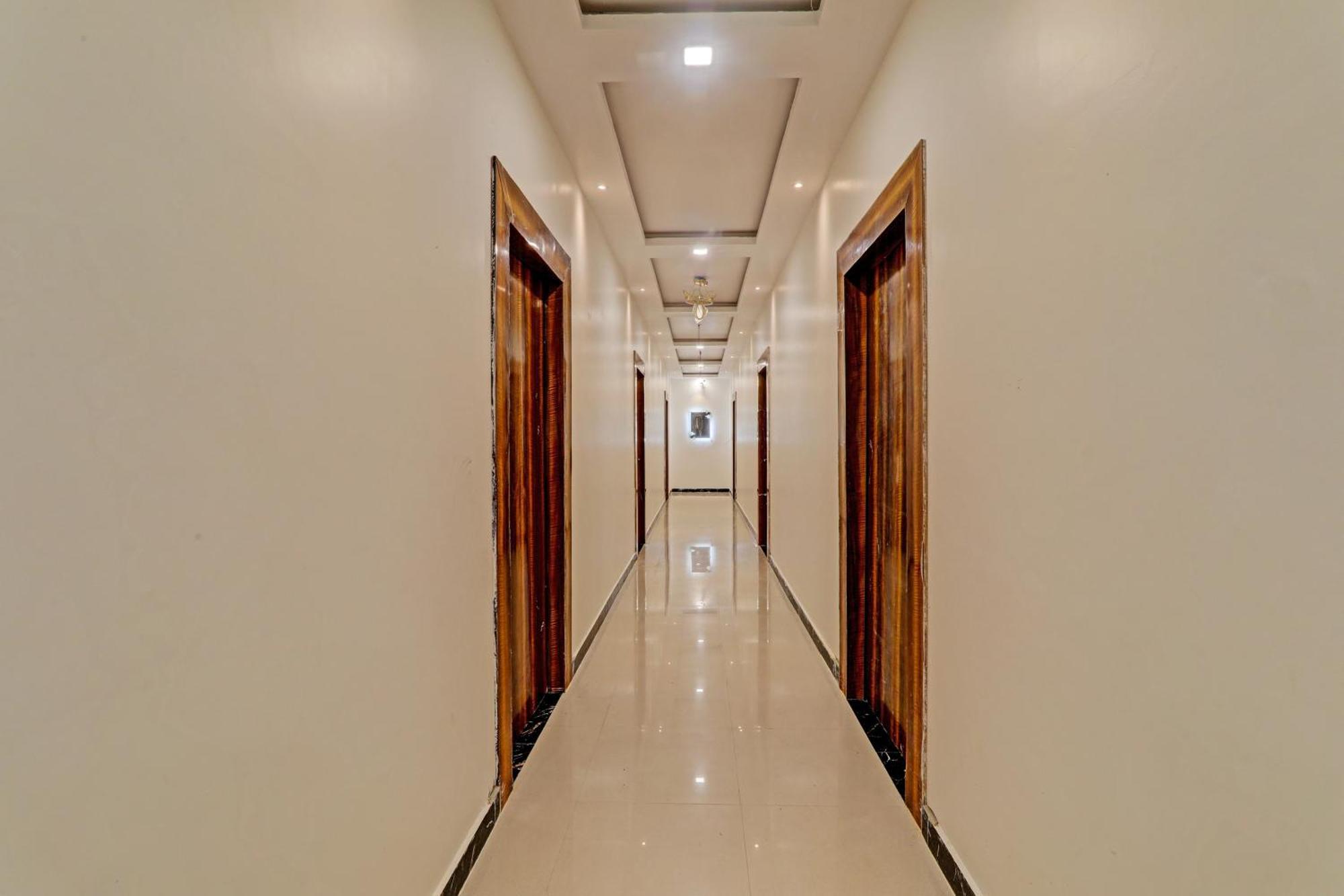 Hotel O Awadh International Bela Pratapgarh Extérieur photo